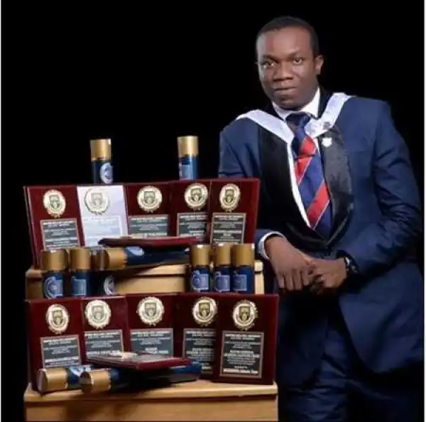 OAU Medicine Graduate Bags 12 Prestigious Awards on the Same Day (Photo)